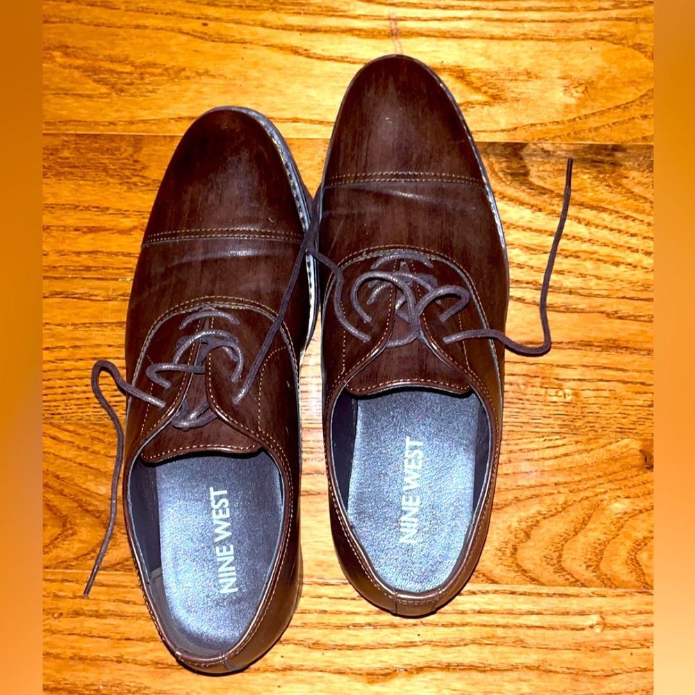 Wooden look dress shoes Size 9